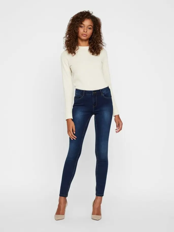 Джинсы slim fit женские