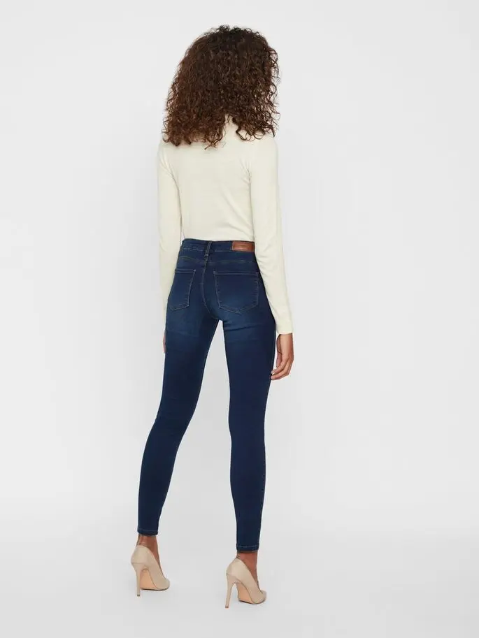 Джинсы slim fit женские
