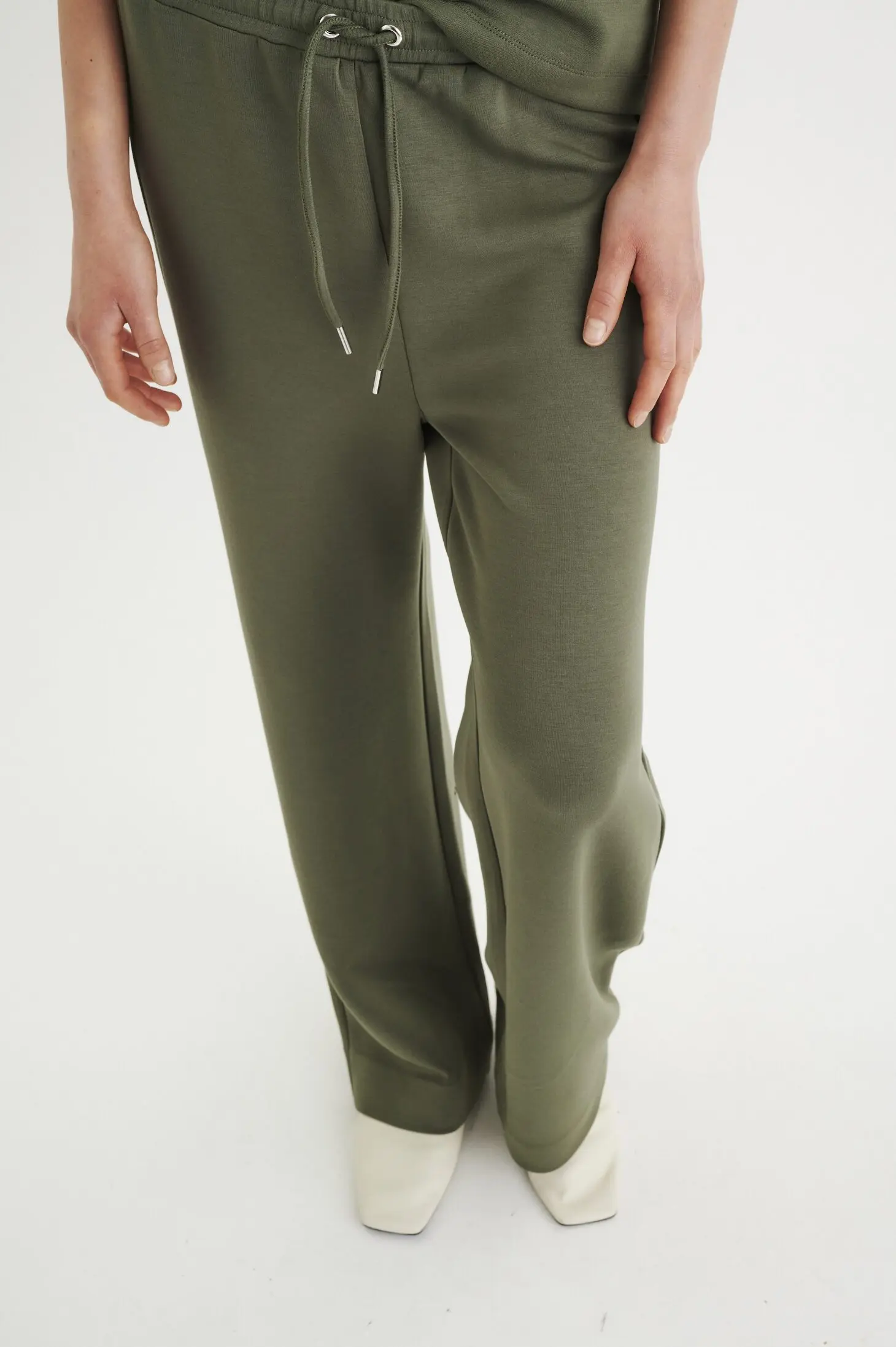 Брюки relaxed fit женские
