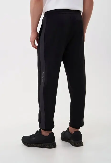 Брюки джоггеры мужские